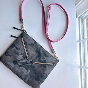 LadyBoss Crossbody Camo